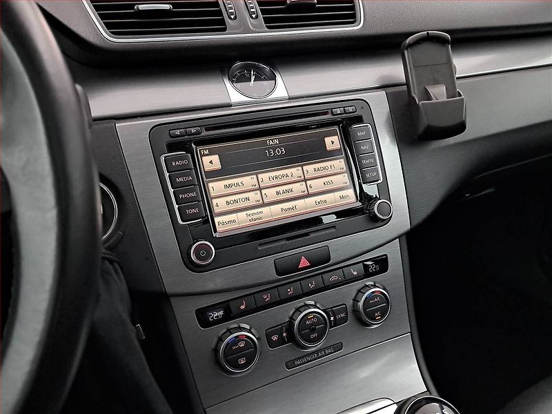 Volkswagen Passat (2014) 2.0 TDI, Navi, Xenony - fotka 12 z 23