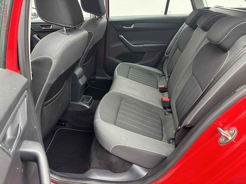 Škoda Fabia (2019) 1.0 TSI, ČR, LED, AC, temp - fotka 10 z 17