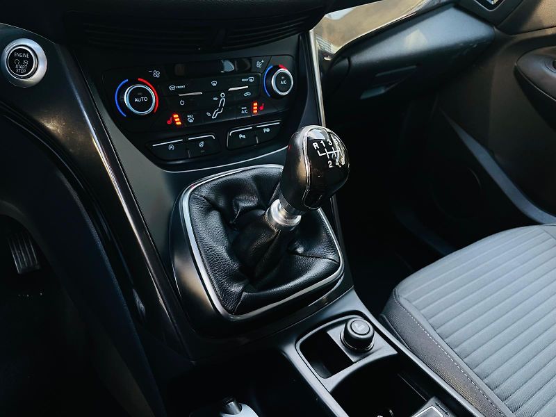 Ford C-MAX 2.0TDCi MANUÁL VÝHŘEV TAŽNÉ  - fotka 40 z 47