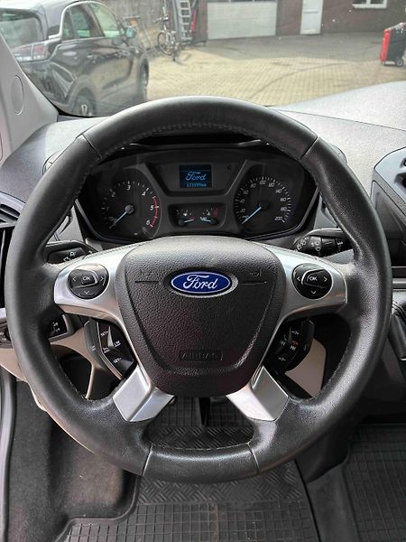 Ford Tourneo Custom (2015) L1-H1 KLIMA + TZ - fotka 8 z 13