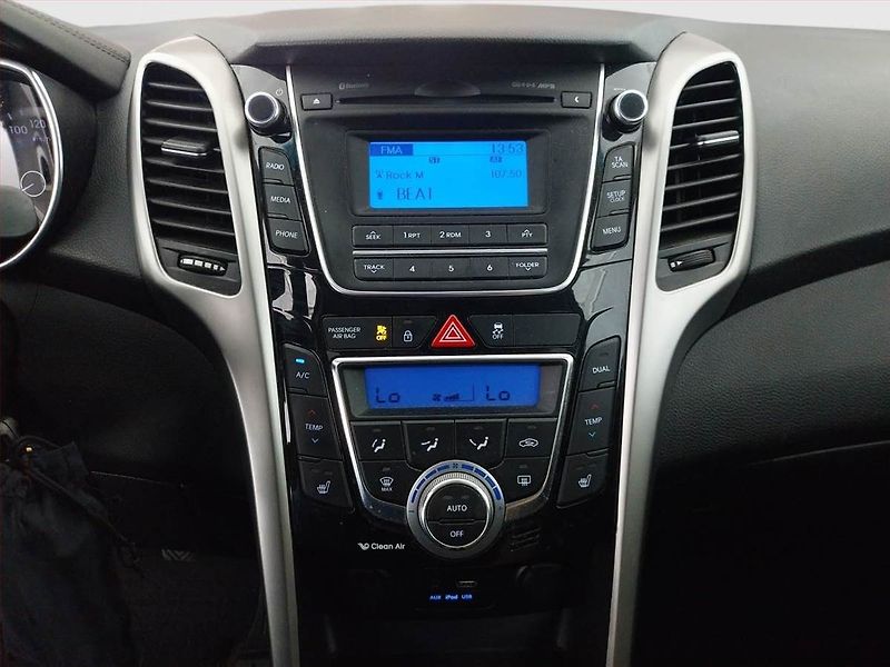 Hyundai i30 (2015) 1.6 CRDi, Tempomat - fotka 12 z 19