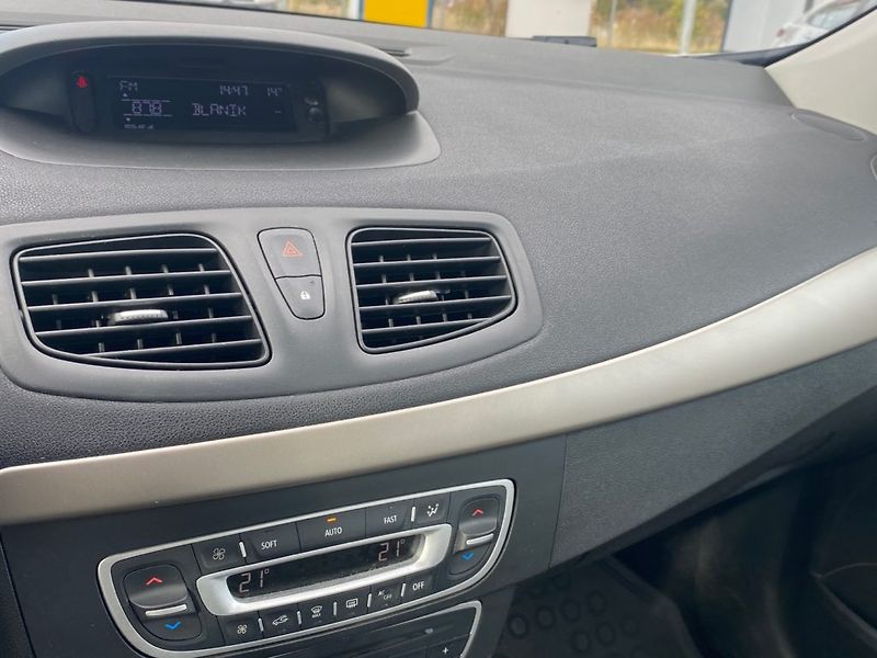Renault Fluence (2013) 1,6 (82kW) BA. Man - fotka 15 z 26