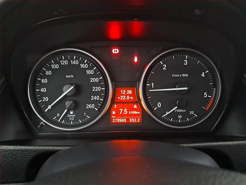 BMW X1 (2010) xDrive20d, 4X4, Navi, Xenony - fotka 11 z 16
