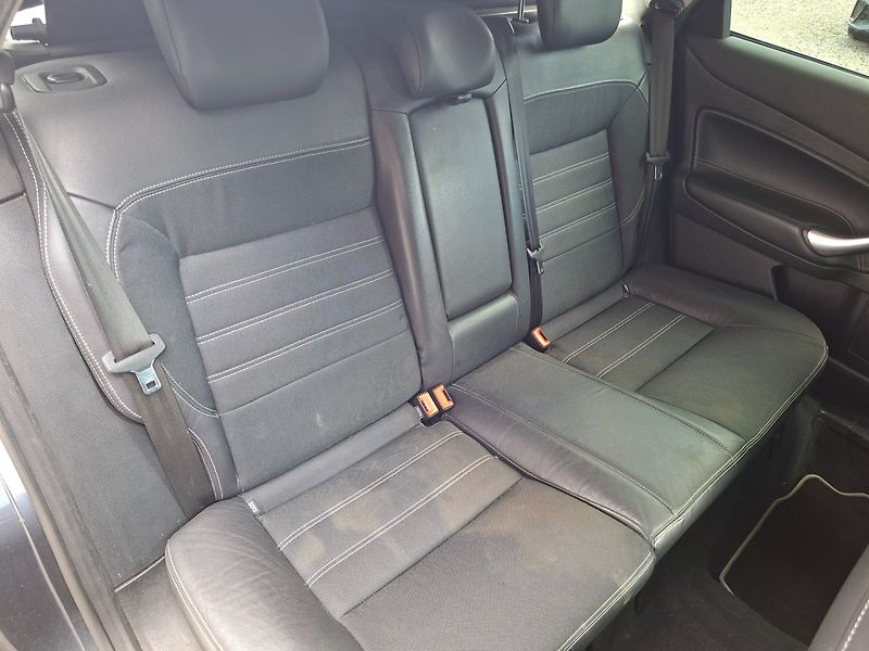 Ford Mondeo (2010) 2.2TDCi 129kW 6MAN - fotka 23 z 40