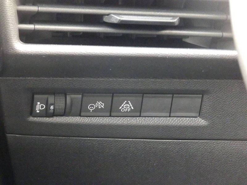 Opel Frontera (2026) Edition Hybrid 1.2Turbo - fotka 17 z 30
