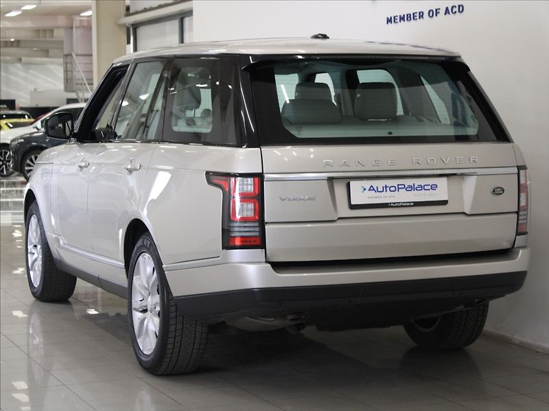 Land Rover Range Rover 3,0 TDV6 190kW Pano.Výprodej! - fotka 3 z 29