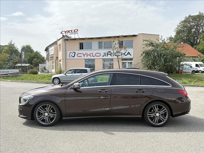 Mercedes-Benz CLA 2,2 220d 130kW,Bi-Xen,Kamera - fotka 33 z 35