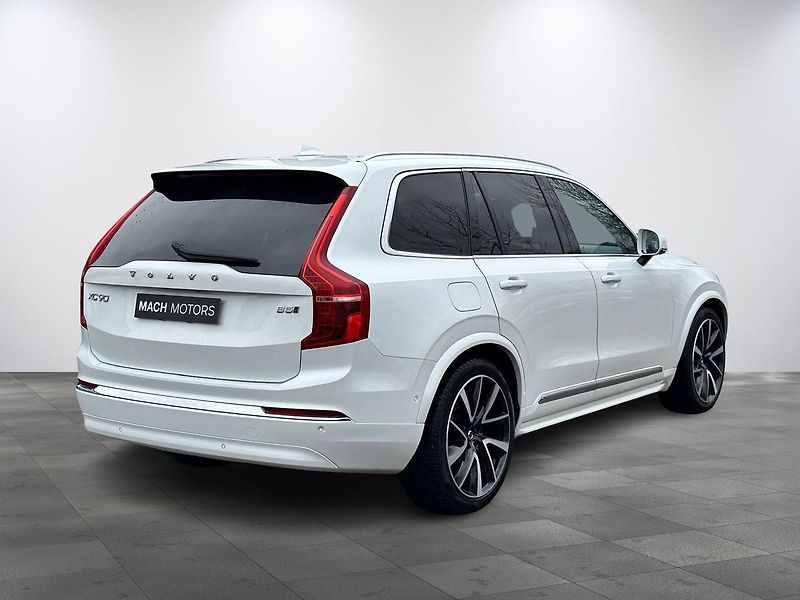 Volvo XC90 B5 AWD Ultimate PANO VZDUCH - fotka 3 z 20