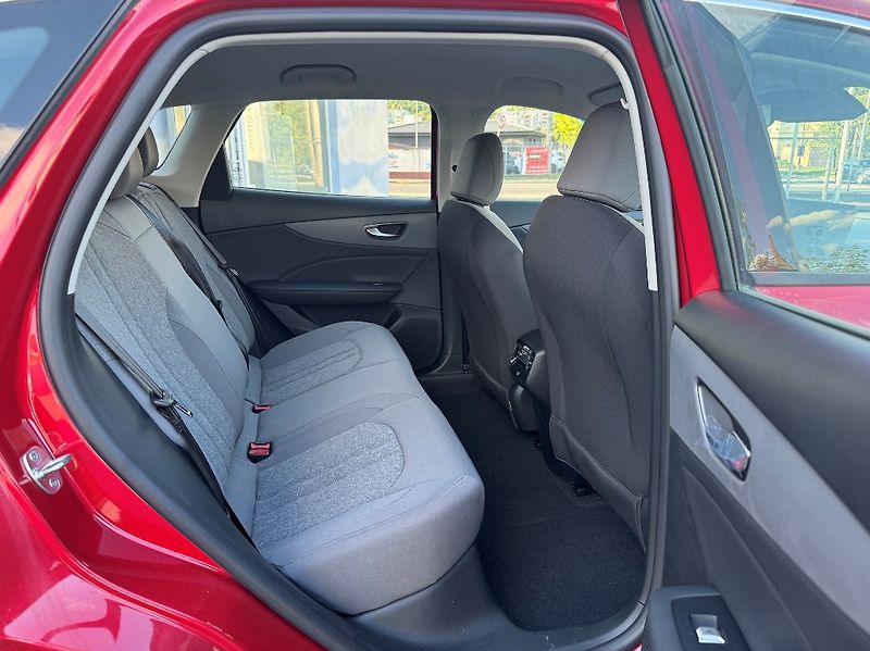 MG MGS5 EV (2026) Emotion (49 kWh) - fotka 38 z 40