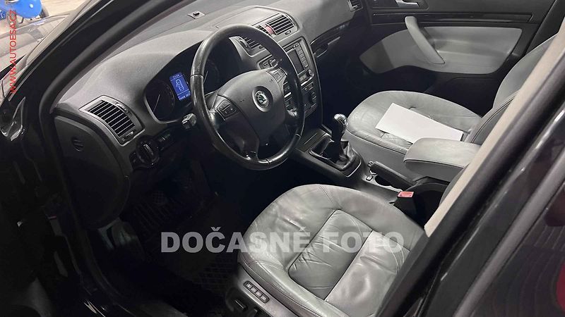 Škoda Octavia (2007) 2.0FSI, xenon, kůže - fotka 3 z 3