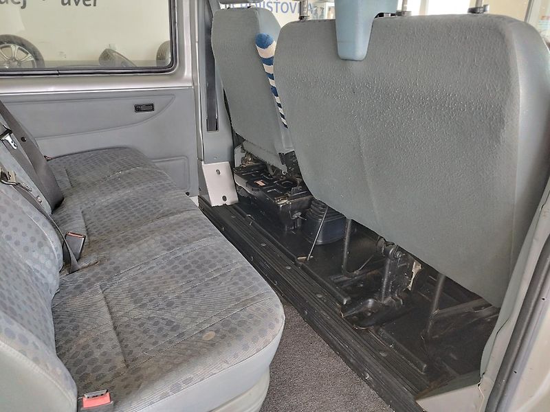 Ford Transit (2010) 2.2,85kW,KLIM.,9MÍST,TAŽ.ZAŘ. - fotka 15 z 27