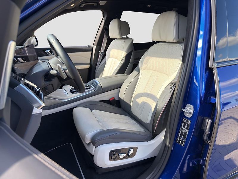 BMW X7 M60i xDrive - fotka 7 z 22