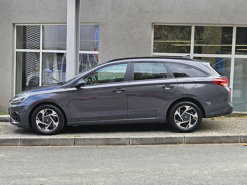 Hyundai i30 1,0 T-GDi 73kW, Smart Climate - fotka 2 z 33