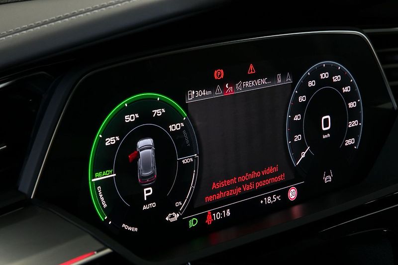 Audi e-tron 55 300kW Pano NightV HUD Tažné - fotka 45 z 50
