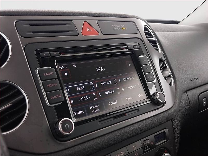 Volkswagen Tiguan (2009) 2.0 TSI, 4X4, Xenony - fotka 13 z 19