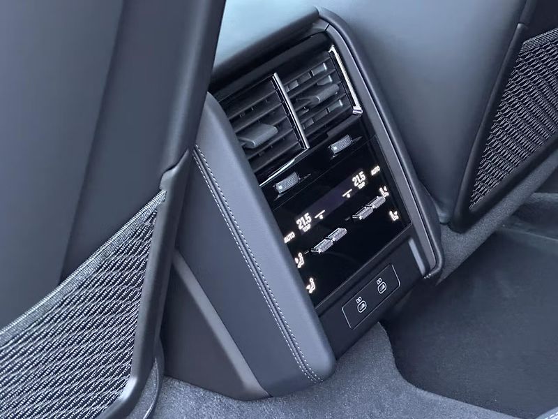 Porsche Cayenne Electric Burmester HD-Matrix H - fotka 12 z 18