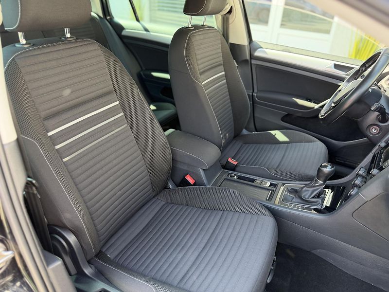 Volkswagen Golf 1.6 TDI, 81kw, CUP - fotka 8 z 9