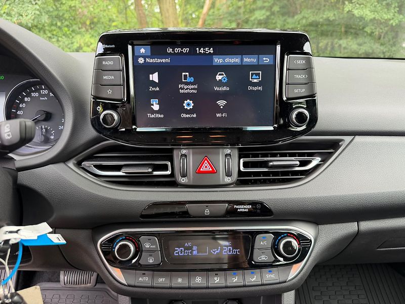 Hyundai i30 (2023) 1.0 T-GDI / 88 kW, Automat - fotka 12 z 19