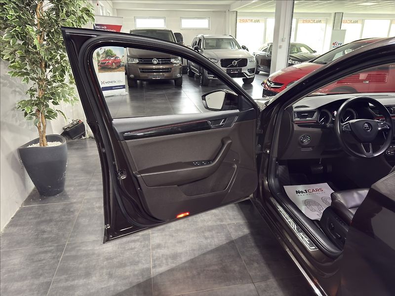 Škoda Superb 2,0   TDI DSG 4X4 140KW L&K - fotka 6 z 41