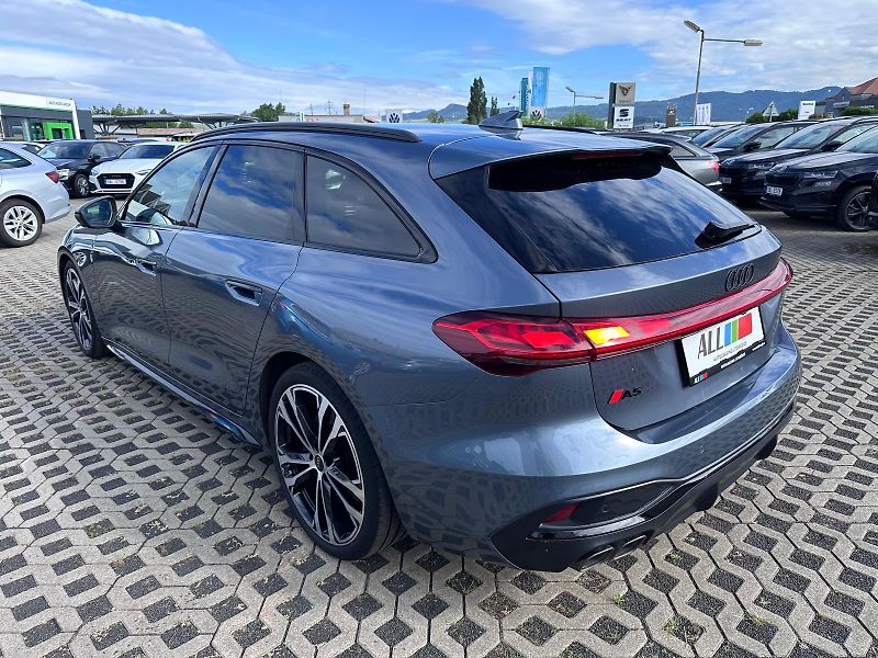 Audi A5 2,0 TDI Quattro S-LINE - fotka 5 z 17