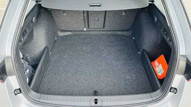 Škoda Octavia Combi Style 2,0 TDI/110kW DSG/ - fotka 10 z 12