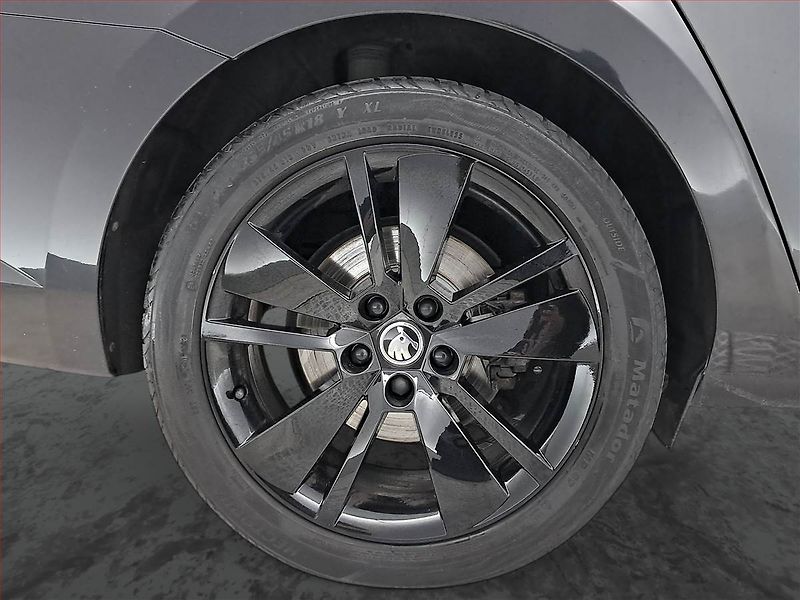 Škoda Superb (2018) Sportline 2.0 TDI - fotka 15 z 25