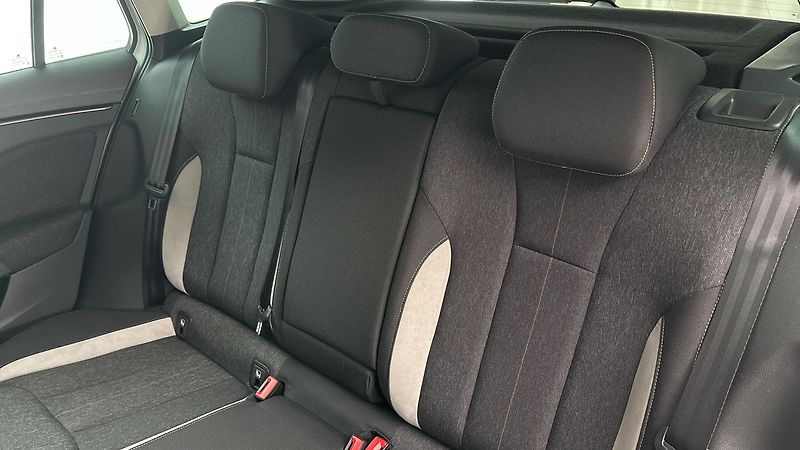 Škoda Scala 1.0 TSI DSG Style - fotka 16 z 24