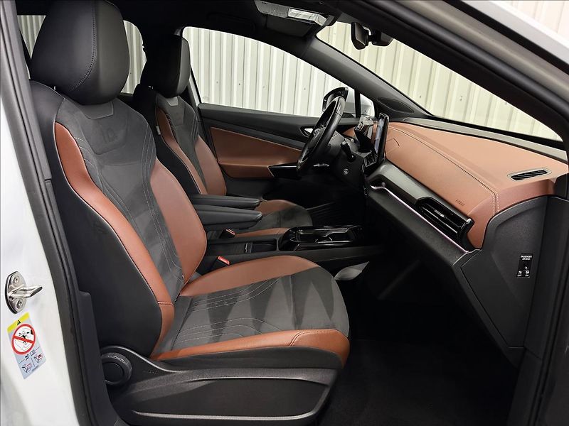 Volkswagen ID.4 150kW PRO PF. TAŽNÉ MATRIX LED - fotka 37 z 41
