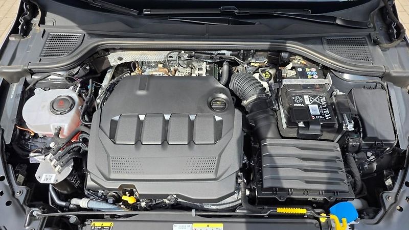 Volkswagen Golf (2024) 2.0 TDI 110kW DSG7 Style TZ - fotka 35 z 39
