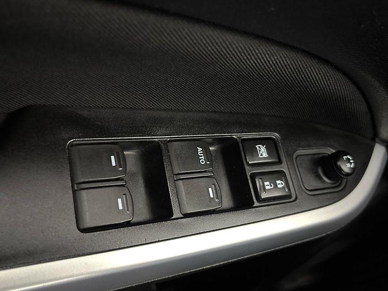 Suzuki Vitara SUV - fotka 21 z 30