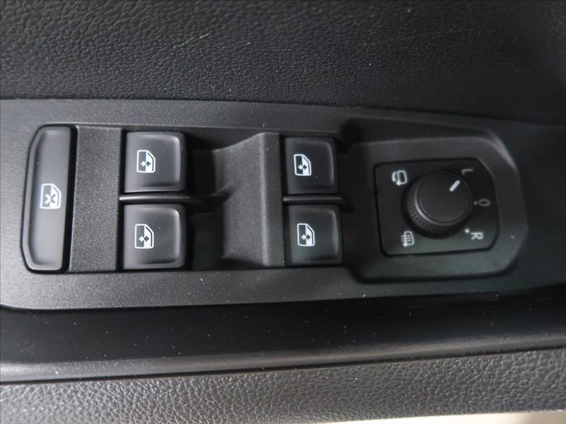 Škoda Karoq 2,0 TDI Scout 4x4 1.majitel - fotka 16 z 41