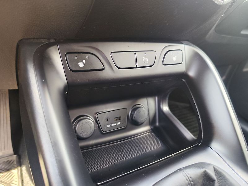 Hyundai ix35 1.7 CRDI/85kW trikolor - fotka 20 z 26