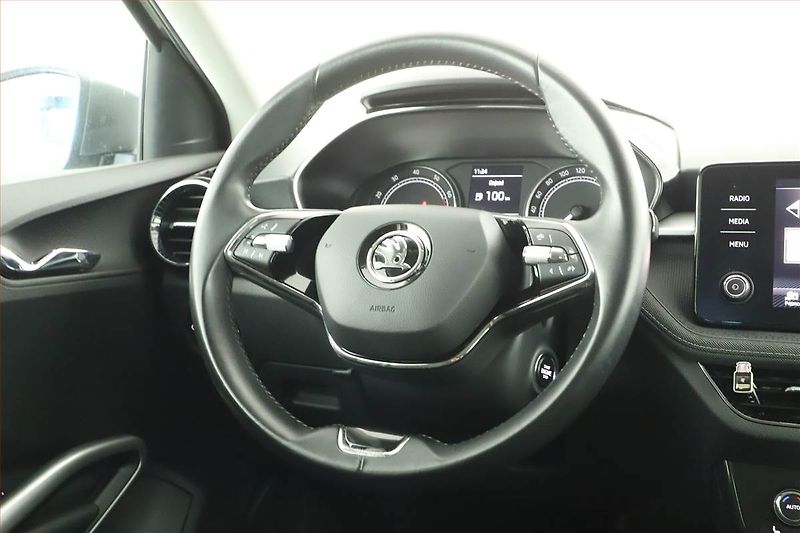 Škoda Fabia (2022) 1.0 TSI, Tempomat - fotka 8 z 14