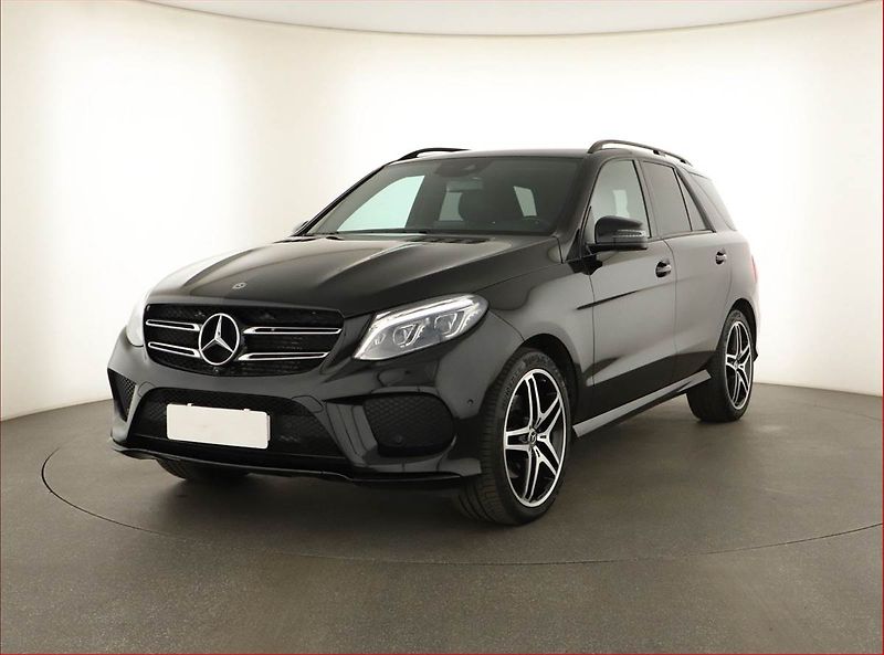 Mercedes-Benz GLE (2017) AMG line 350 d - fotka 2 z 19