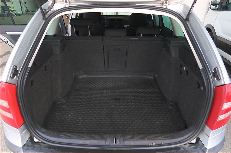 Škoda Octavia (2009) 1.9 TDI, po STK, Tažné - fotka 13 z 14