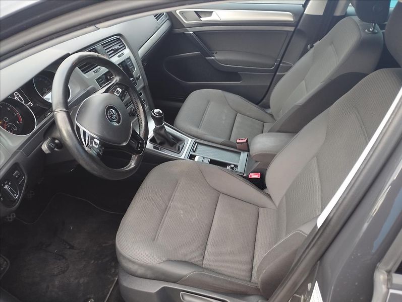 Volkswagen Golf 1,2 TSi 63KW - fotka 7 z 18