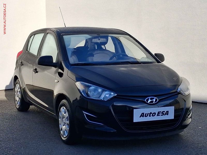 Hyundai i20 (2014) 1.2 i, Fifa WorldCup, AC, - fotografie inzerátu