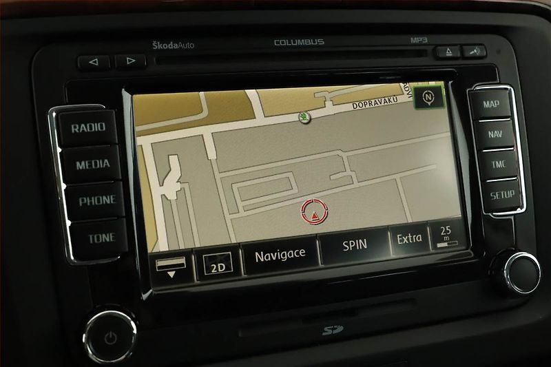Škoda Superb (2011) Elegance 3.6 FSI V6, 4X4 - fotka 10 z 19