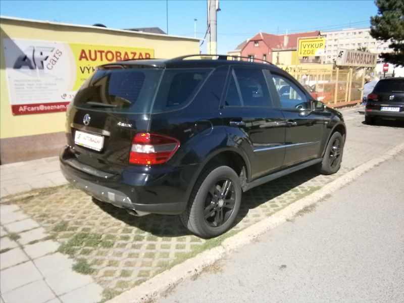 Mercedes-Benz Třídy M 3,5 350 4-MATIC 164 - fotka 6 z 14
