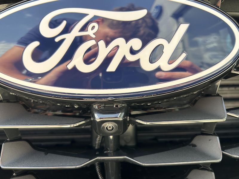 Ford Kuga Top Edition 2.5 HEV 132 kW - fotka 3 z 37