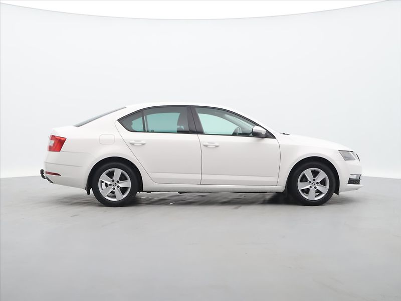 Škoda Octavia 1,6 TDI 85kW Ambition CZ - fotka 8 z 30