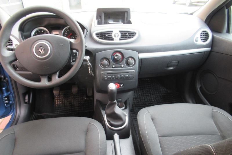 Renault Clio 1.2i  KLIMA  NAVIGACE - fotka 10 z 21