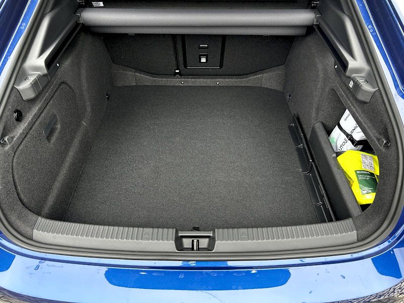 Škoda Superb (2025) 2.0 TSI 150kW DSG Sportline - fotka 31 z 35