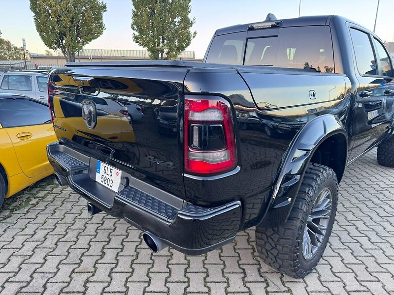 RAM 1500 (2024) LIM 4X4 291KW 5,7 HEMI 6 DPH - fotka 12 z 50