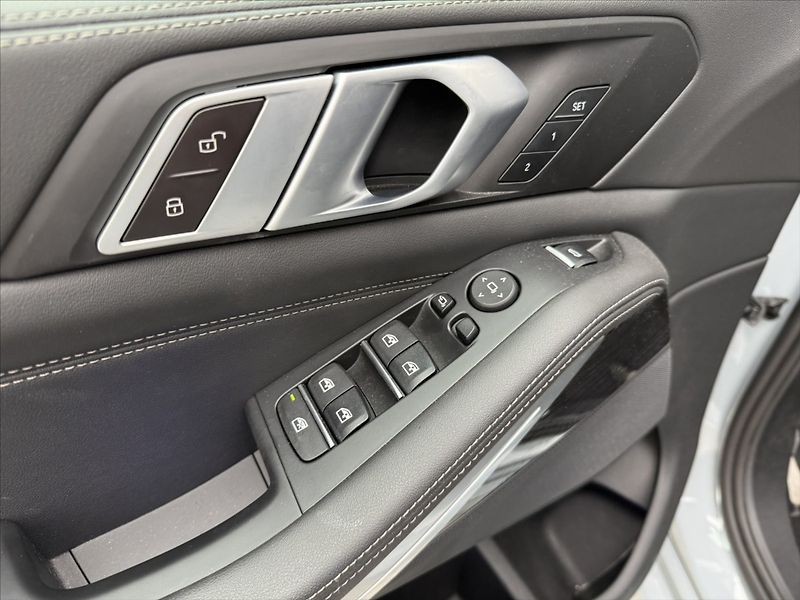 BMW X5 3,0 30d xDrive - fotka 13 z 36