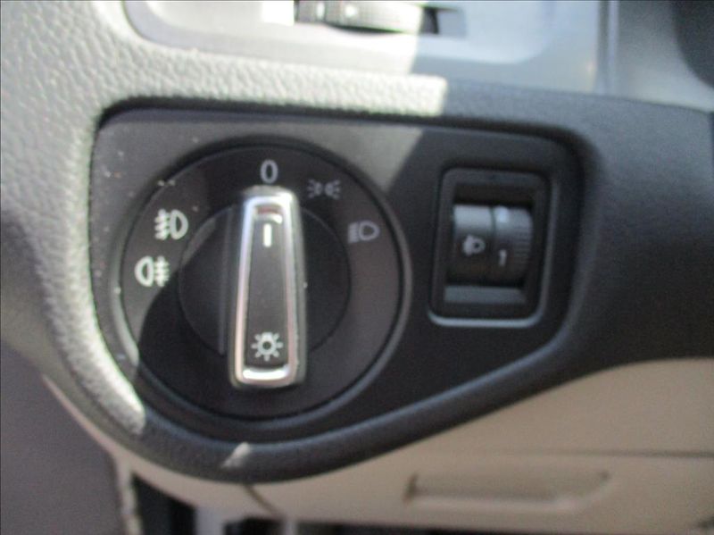 Volkswagen Golf 1,2 TSI,NAVI,digiklima,servis, - fotka 20 z 36
