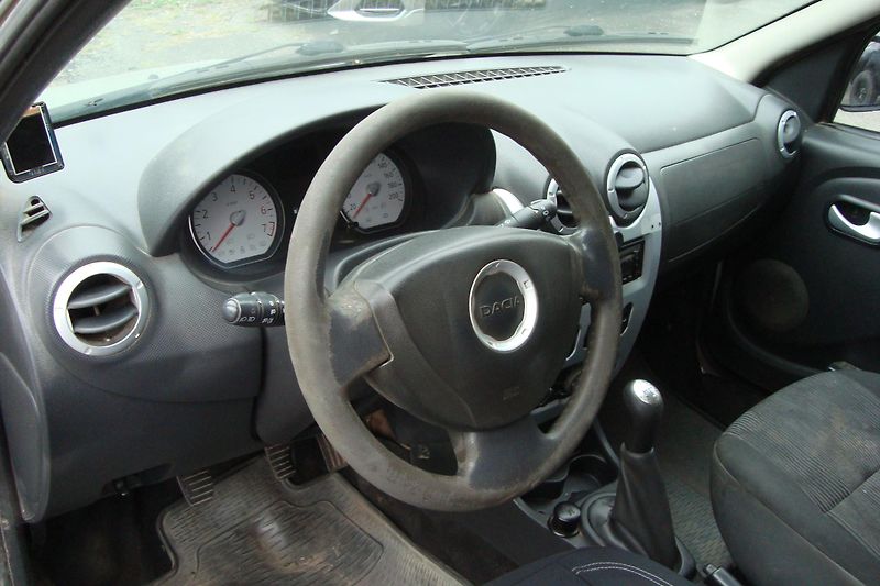 Dacia Logan (2009) 1.5 DCi - fotka 27 z 44