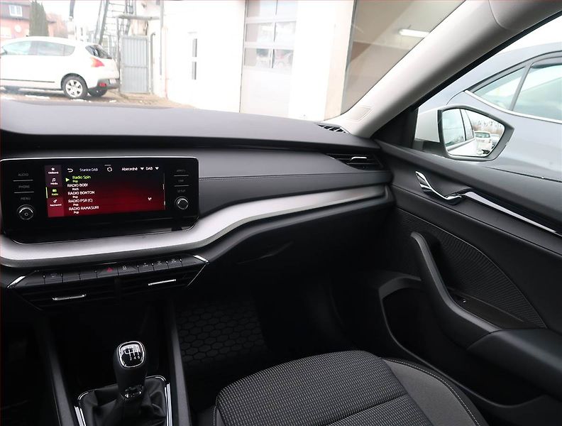 Škoda Octavia (2023) 1.5 TSI e-tec - fotka 8 z 14