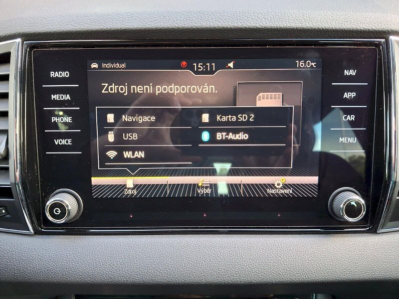 Škoda Karoq (2018) Style DSG 4x4 2,0TDi 110kW - fotka 21 z 35