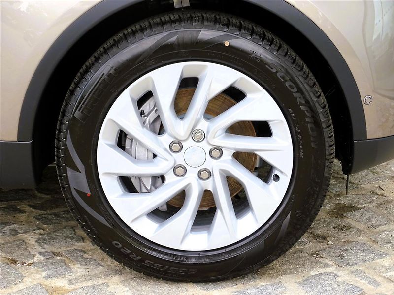 Land Rover Discovery (2026) 3,0 D250 S AWD* - fotka 26 z 27